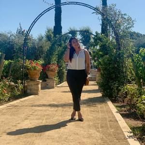 Meet your Posher, Danielle